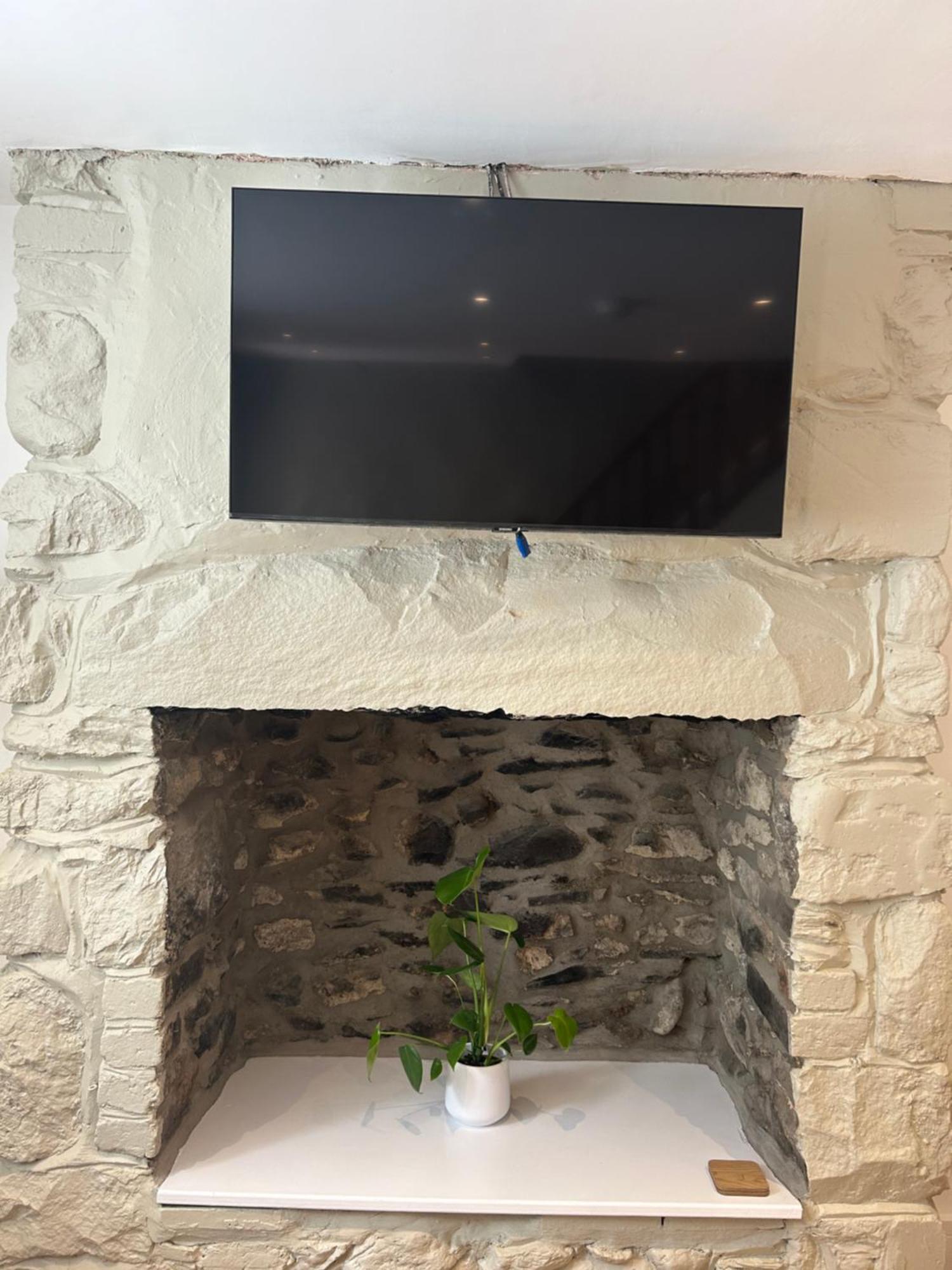 Cosy Modern Miners Cottage Llanllechid Dış mekan fotoğraf